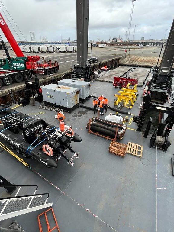 barge mob (1)